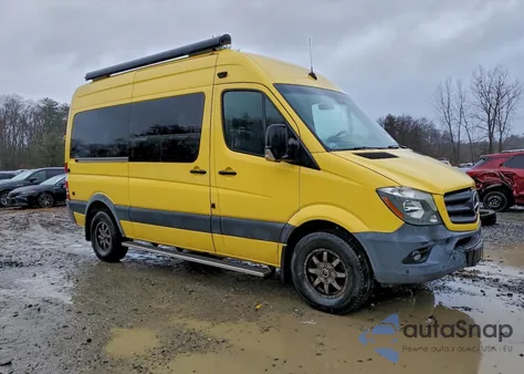 2017 Mercedes-Benz Sprinter 2500 из США, поврежденный, VIN WD3PE7CD8HP518457
